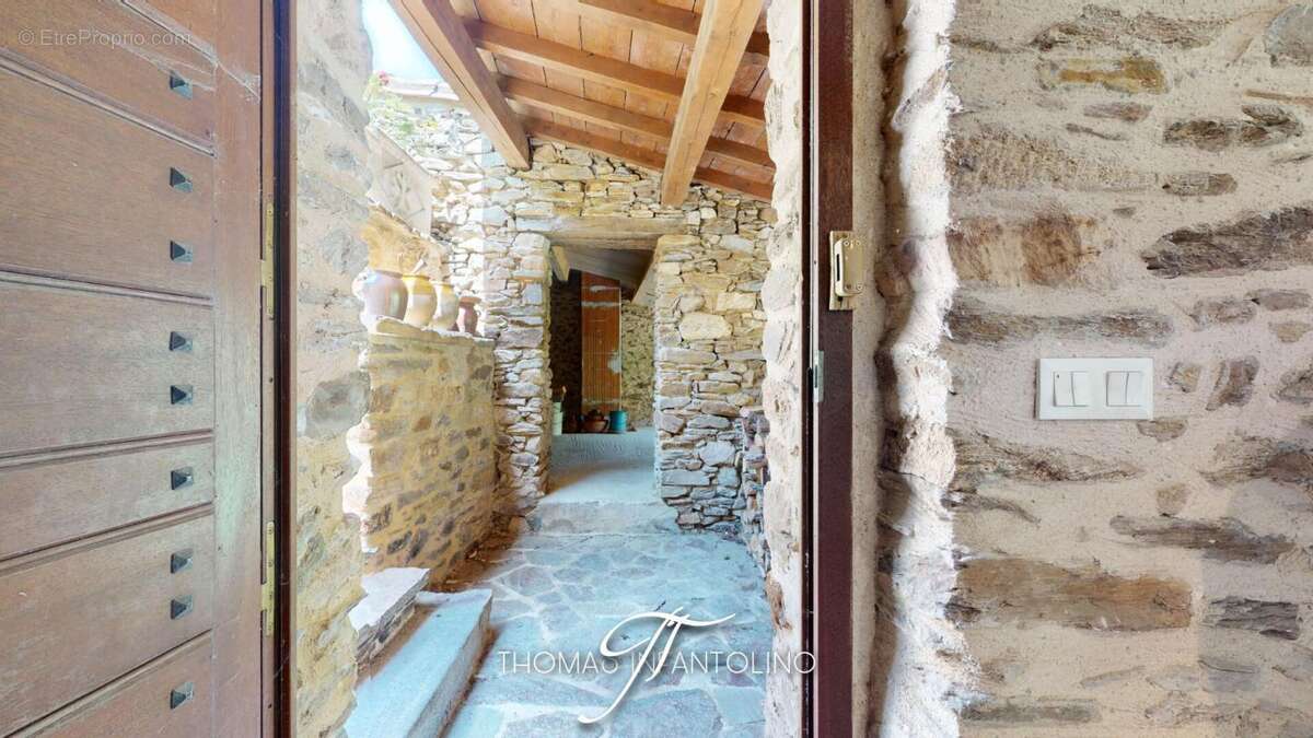 Maison en pierre entierement rénovée - vue dégagée - photo 16