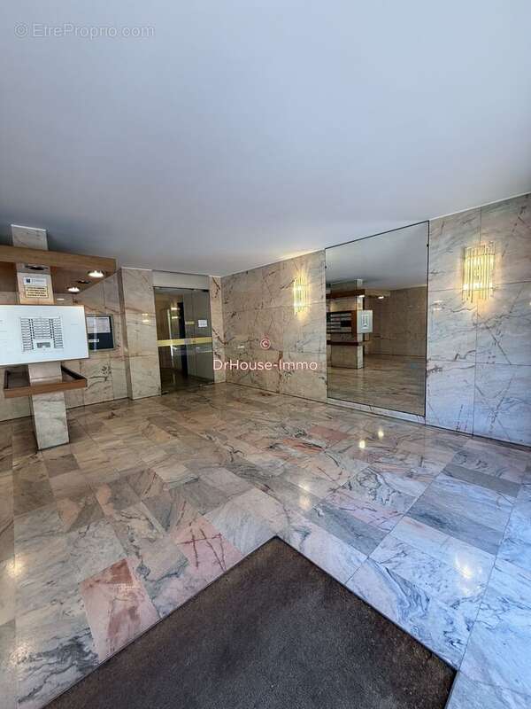 Appartement à VERSAILLES