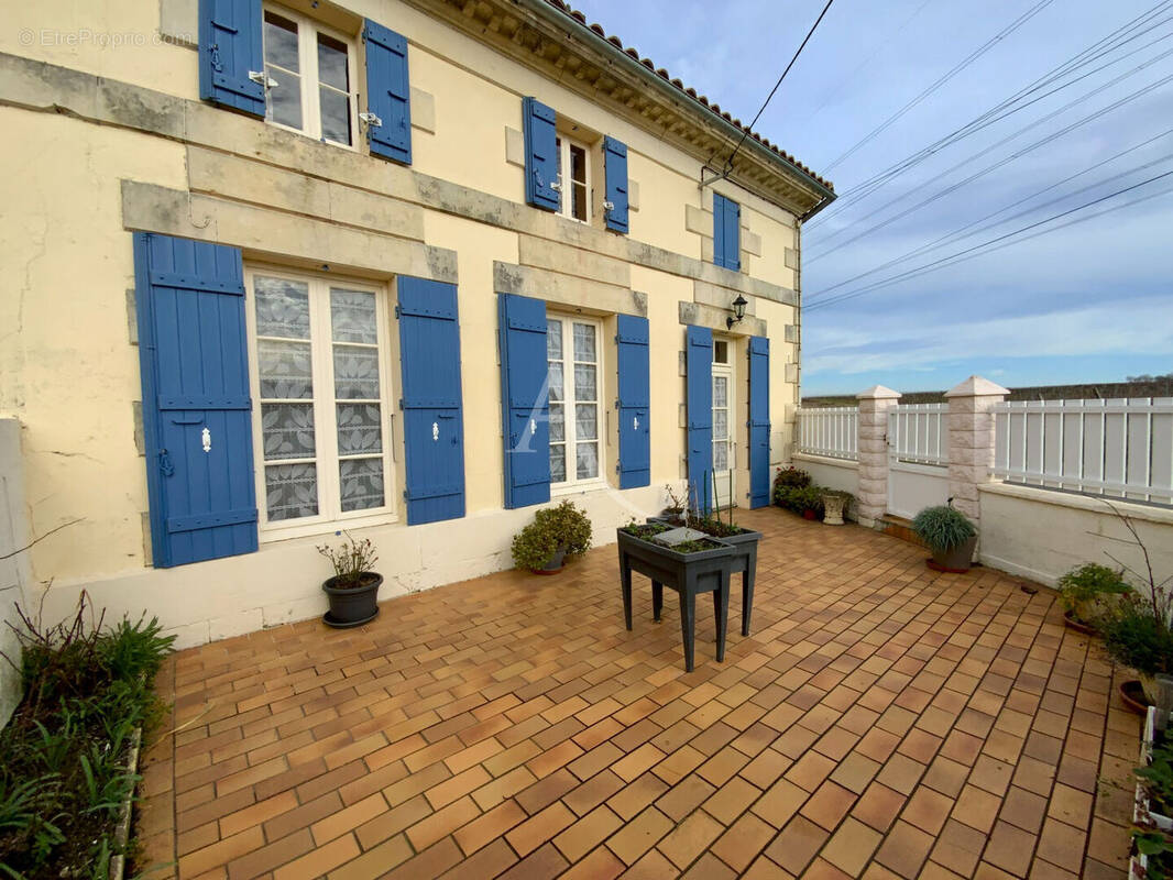 Maison à MIRAMBEAU