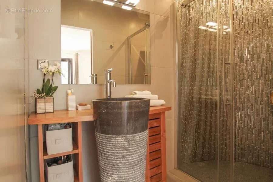 Maison à TOURRETTES