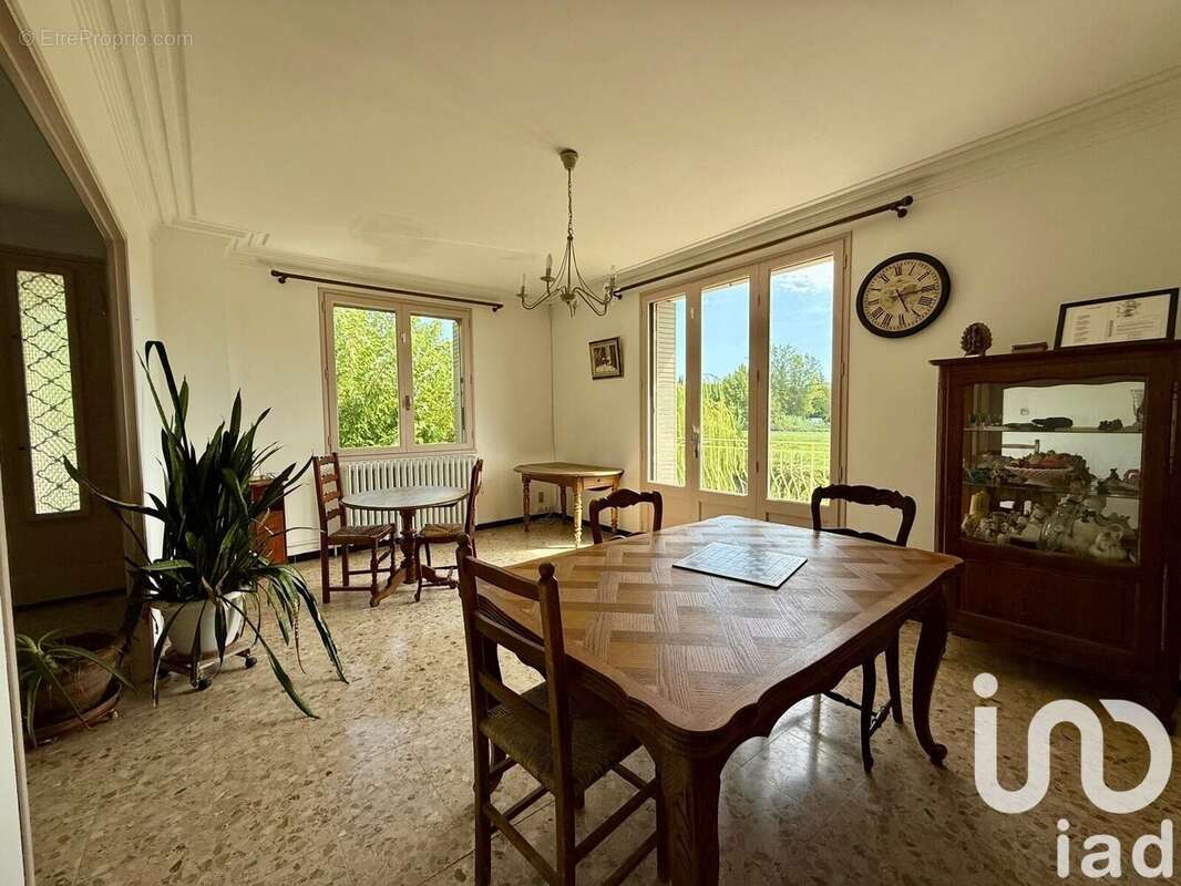 Photo 2 - Maison à SORGUES