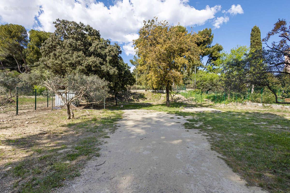 Maison à LA FARE-LES-OLIVIERS