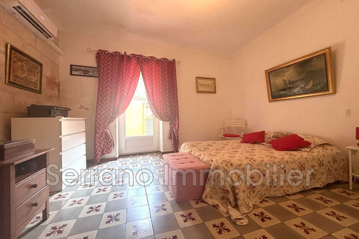 Maison 86 m² à Vallabregues  - photo 8