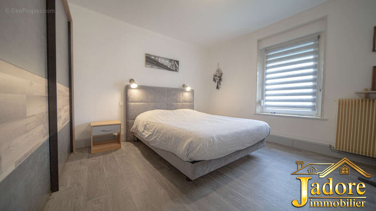 Ensemble immobilier entierement renove - photo 11