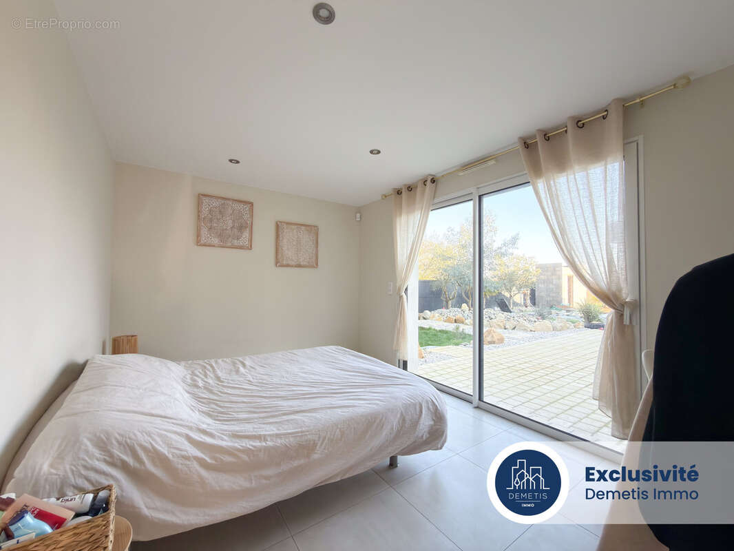 Maison à JOUE-L'ABBE