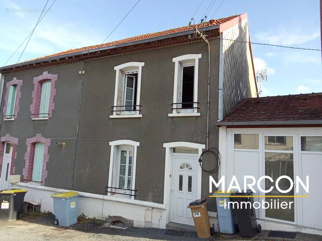 Maison à SAINTE-FEYRE