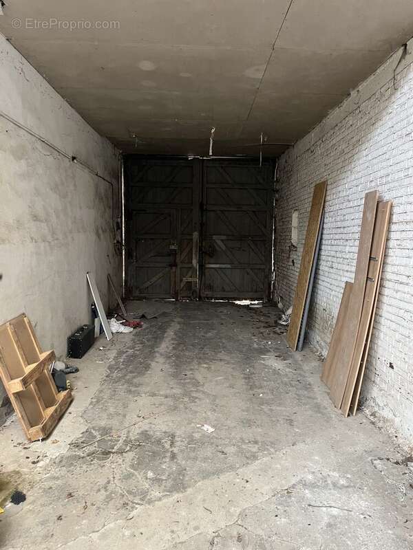 Parking à NEUVILLE-SOUS-MONTREUIL