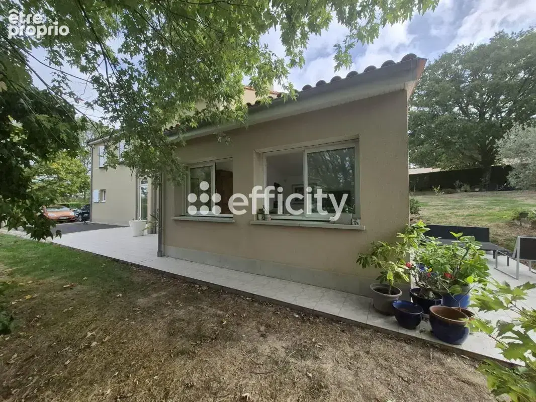 Maison 174 m² à Confolens  - photo 13