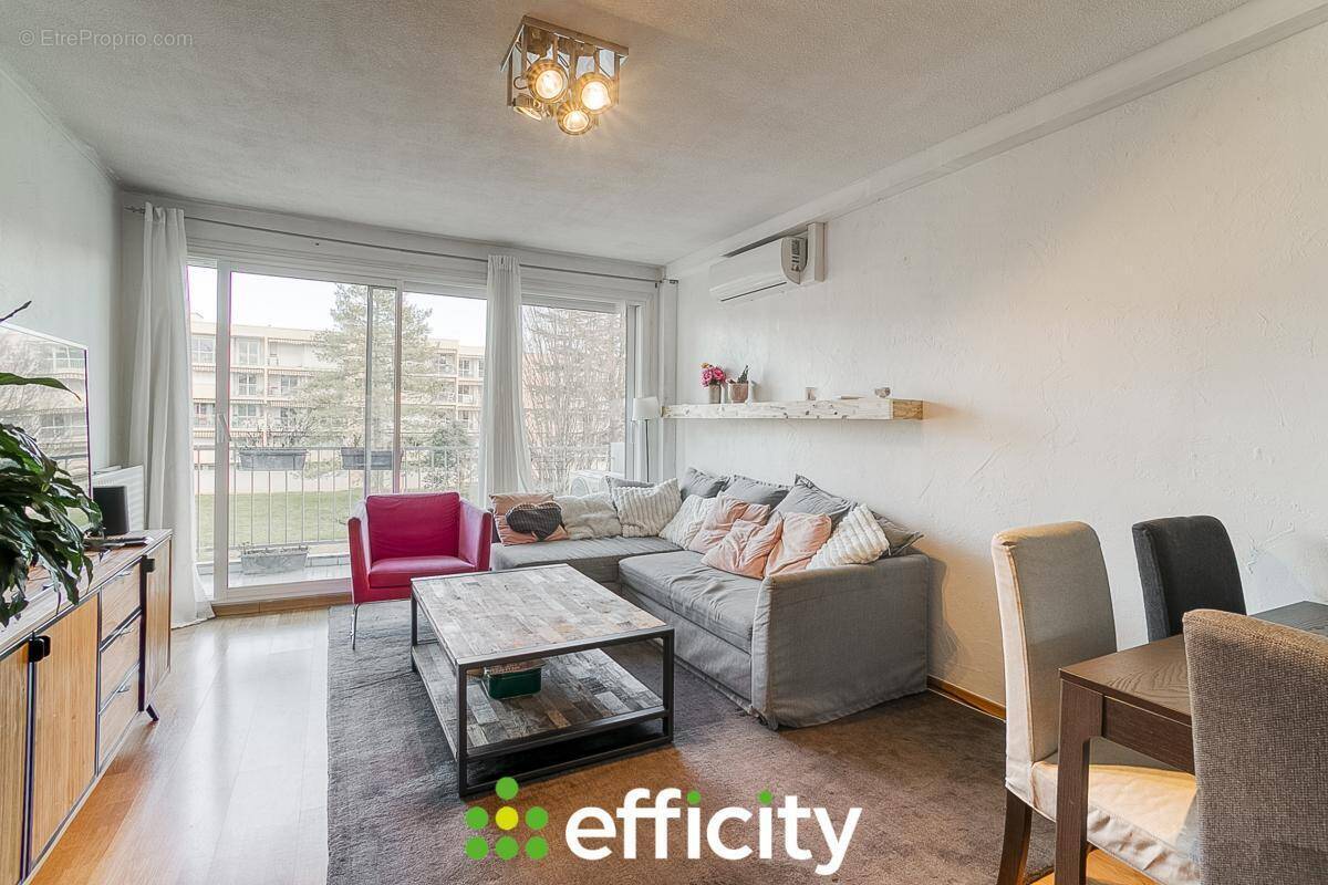 Appartement à SAINT-SYMPHORIEN-D'OZON
