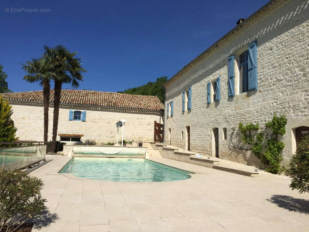 Maison à MONTCUQ