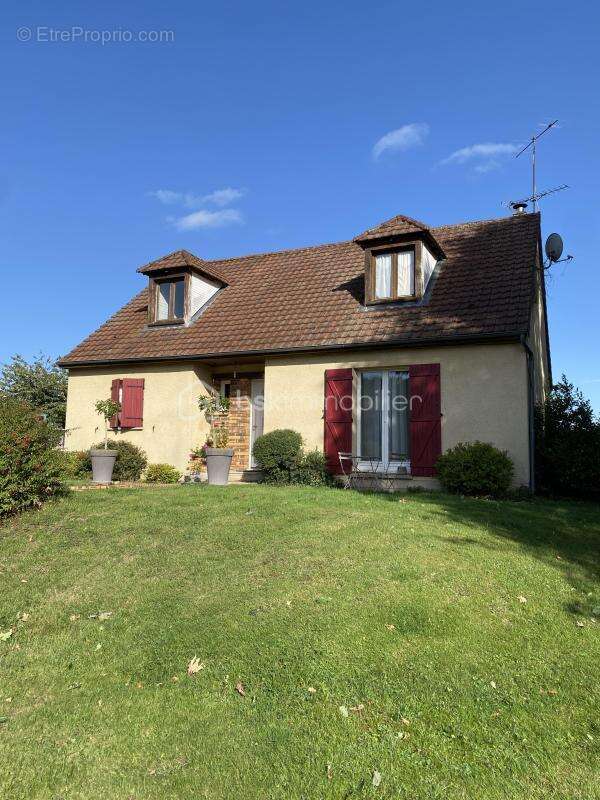 Maison à CHATEAUNEUF-EN-THYMERAIS