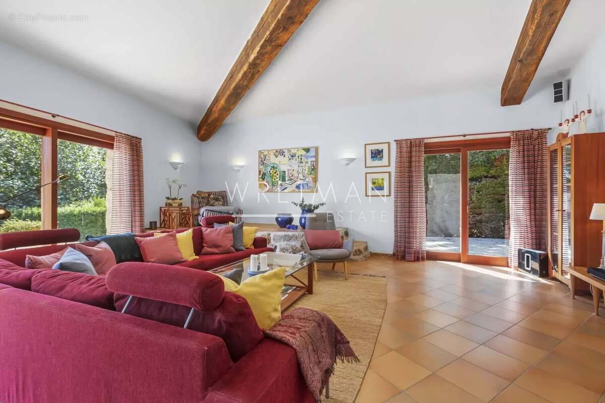 Maison à TOURRETTES-SUR-LOUP