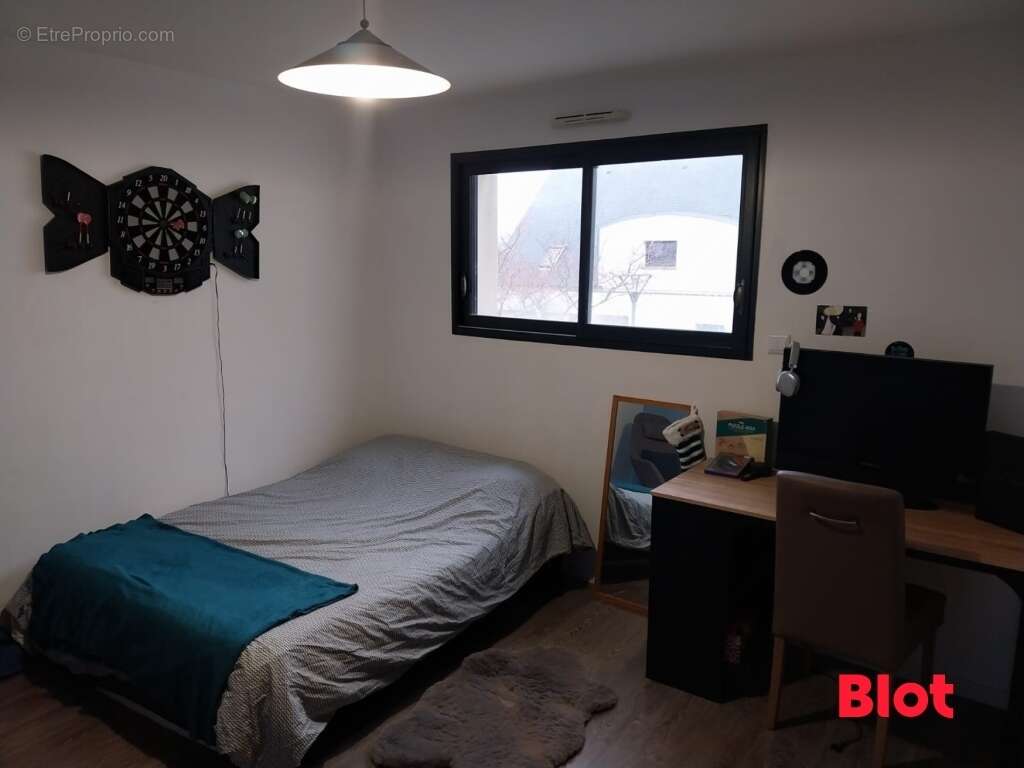 Maison à ARGENTRE-DU-PLESSIS