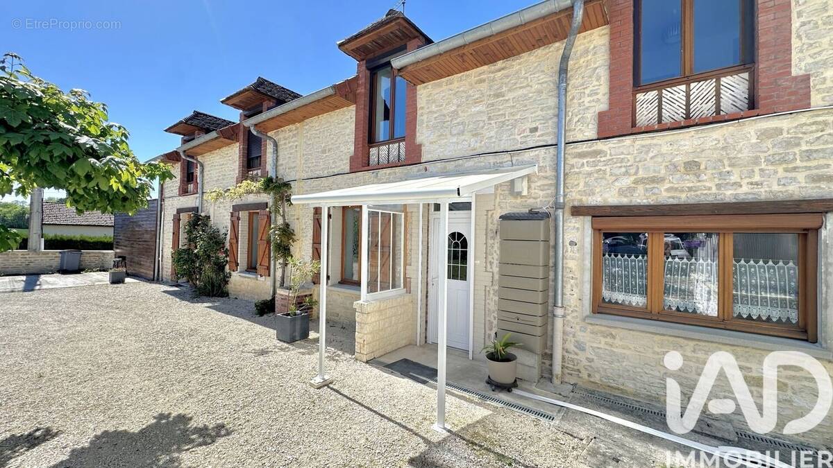 Photo 1 - Maison à BAYEL