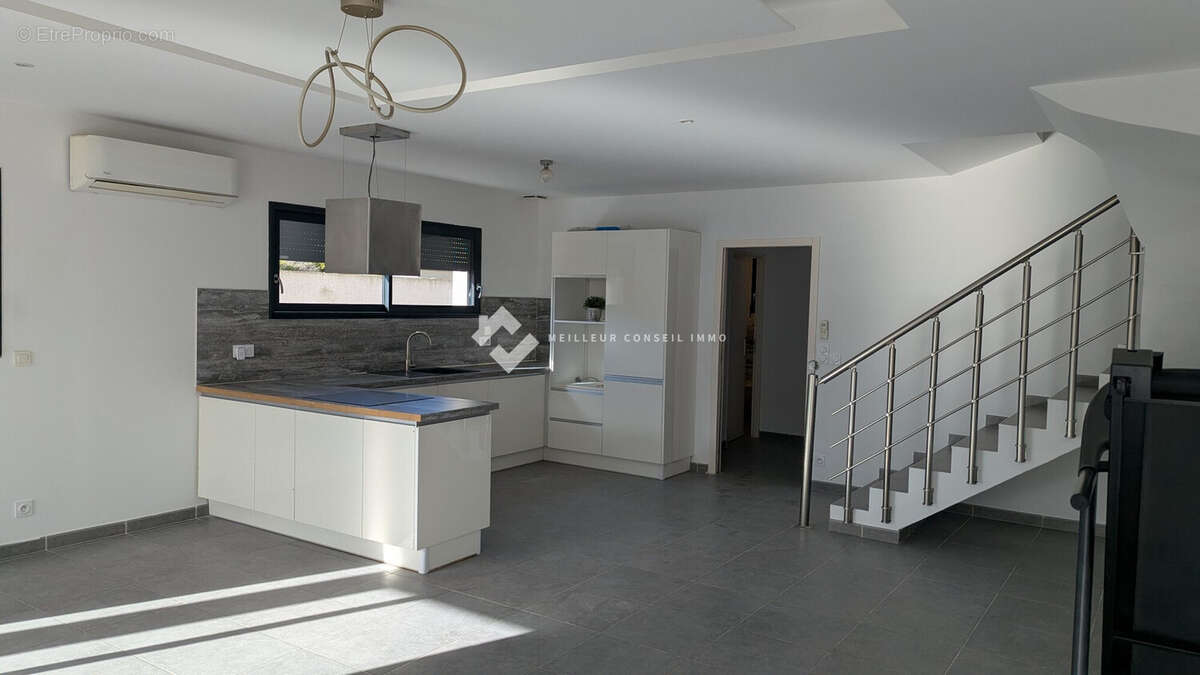 Maison 140 m² à Moussan  - photo 3