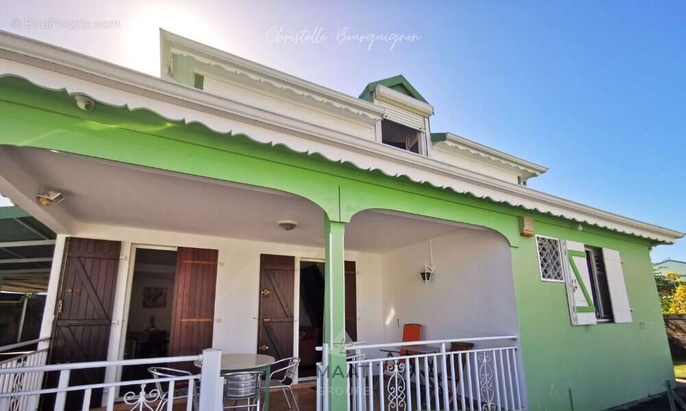 Maison à BAIE-MAHAULT