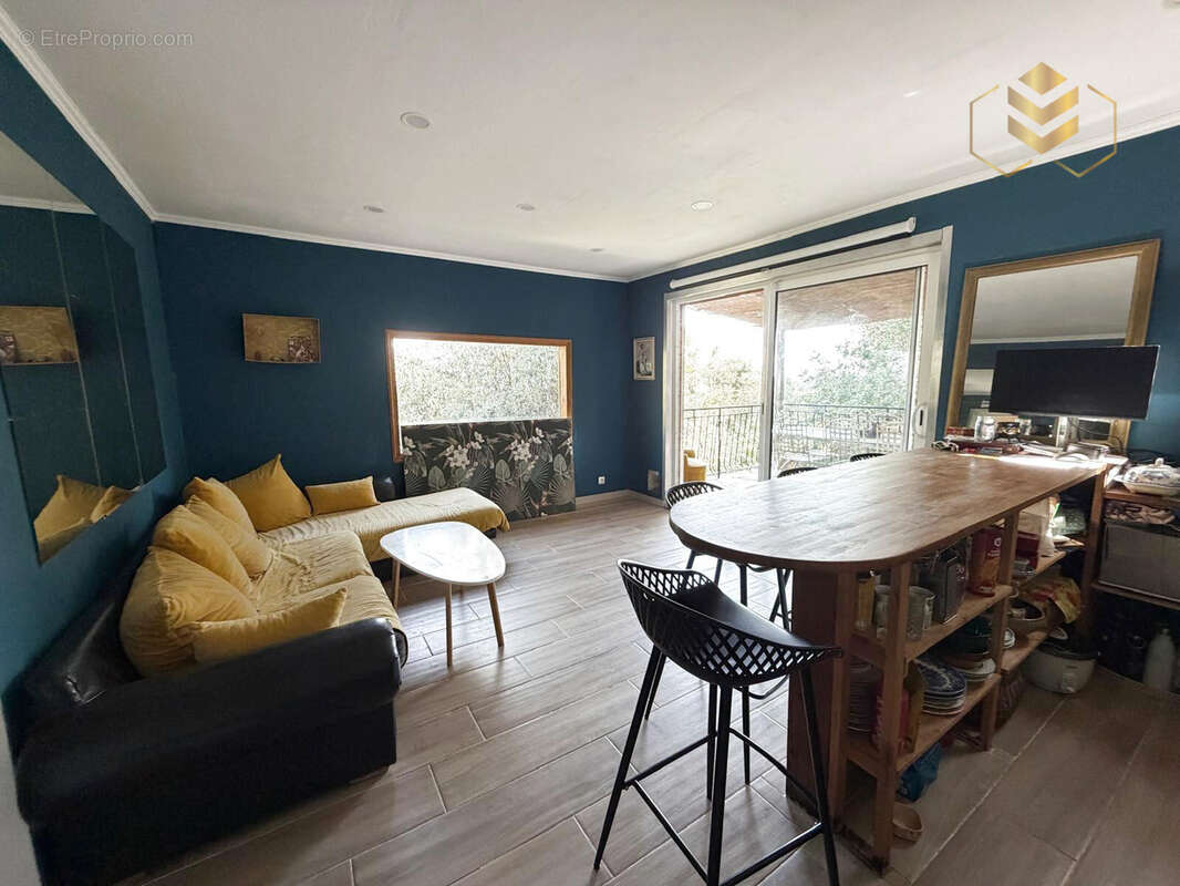 Appartement à CASTELLAR