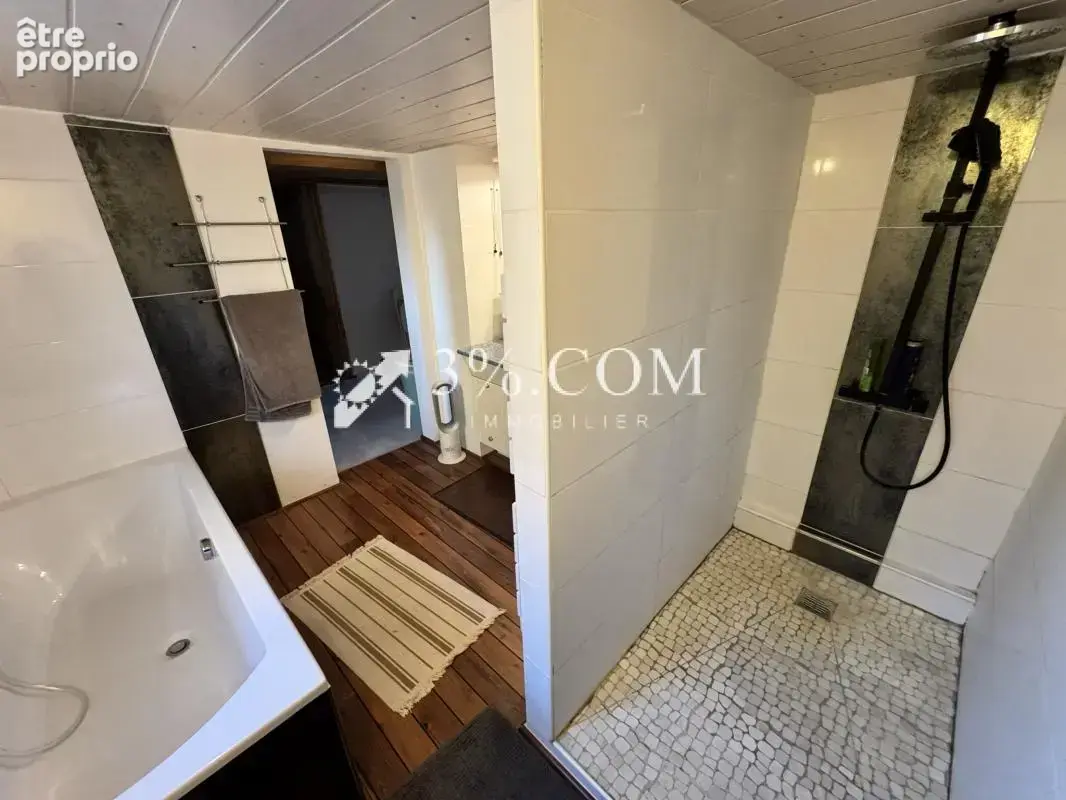 3%COM Maison rénovée avec 3 chambres - cour - cave - photo 7
