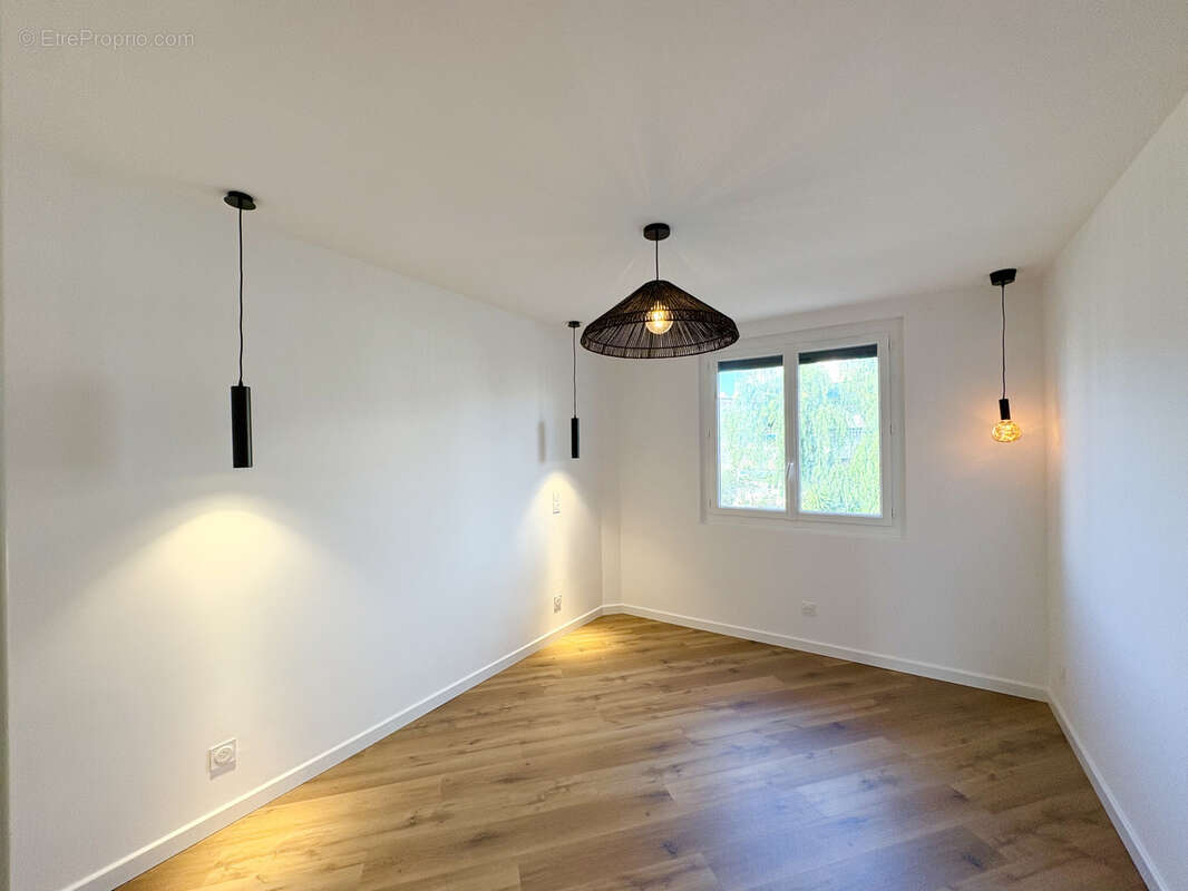 Appartement à SIX-FOURS-LES-PLAGES