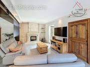 Maison à LA ROQUE-SUR-PERNES