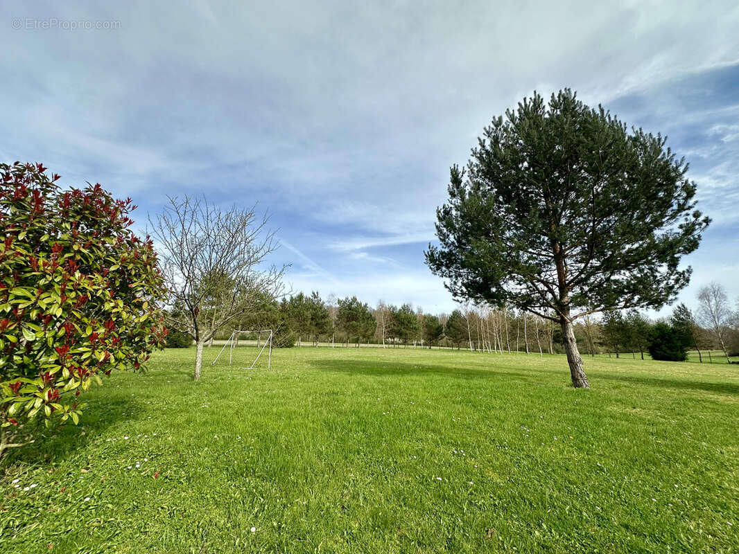 Maison à SAINT-SAUVEUR-SUR-ECOLE