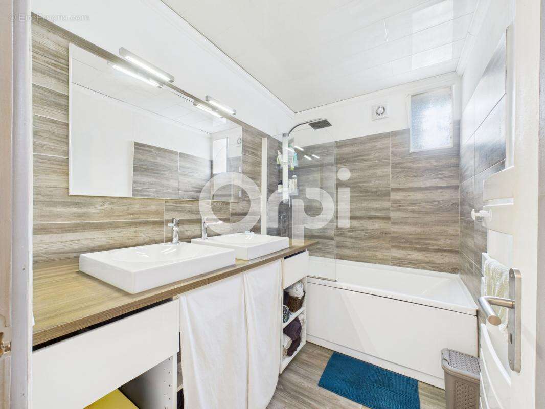 Appartement à MONTAUROUX