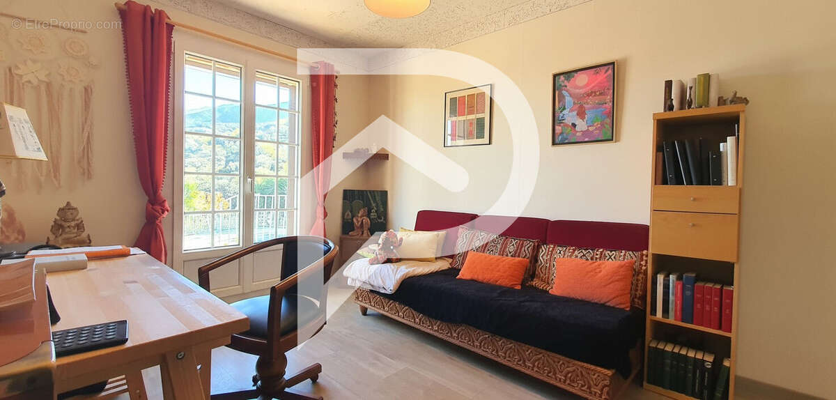 Maison à VILLELONGUE-DELS-MONTS