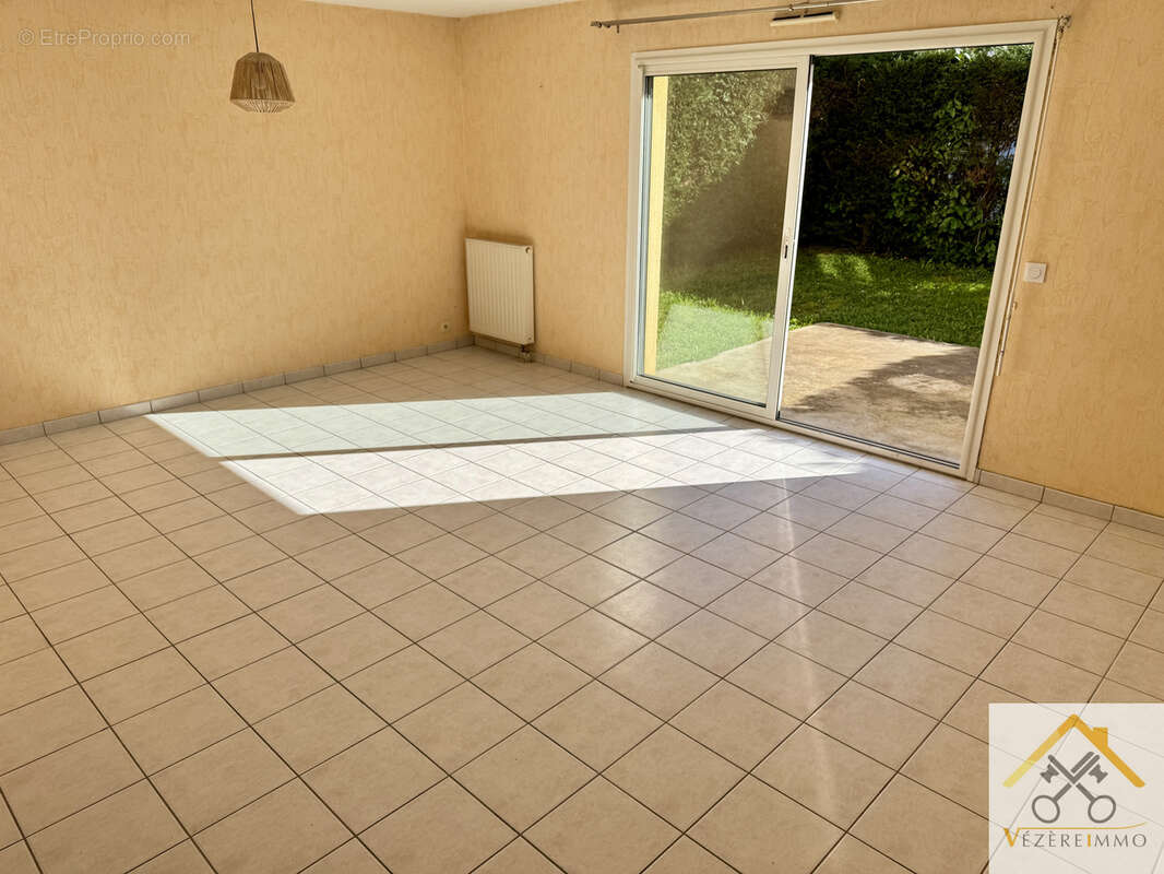 Maison à OBJAT