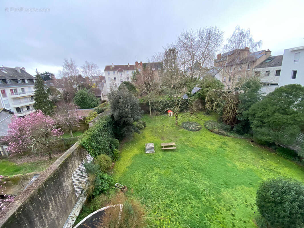 Appartement T4 en duplex de 101.44 m²  (111.65 m² au sol) au dernier étage avec terrasse et garage double. - photo 14