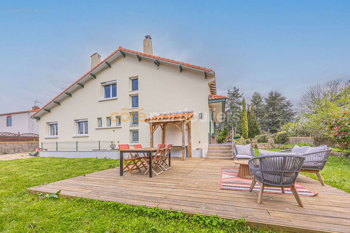 Maison à BOUGUENAIS