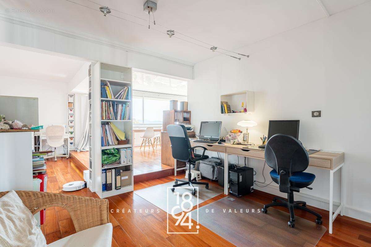 Appartement  Loft  atelier 85 m2  vue mer - photo 6