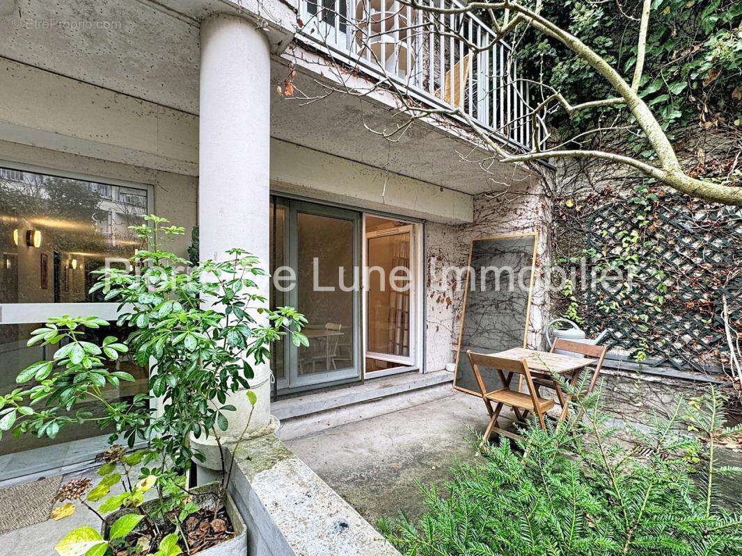 Appartement à PARIS-19E
