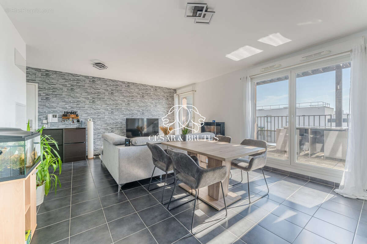Appartement à LYON-8E