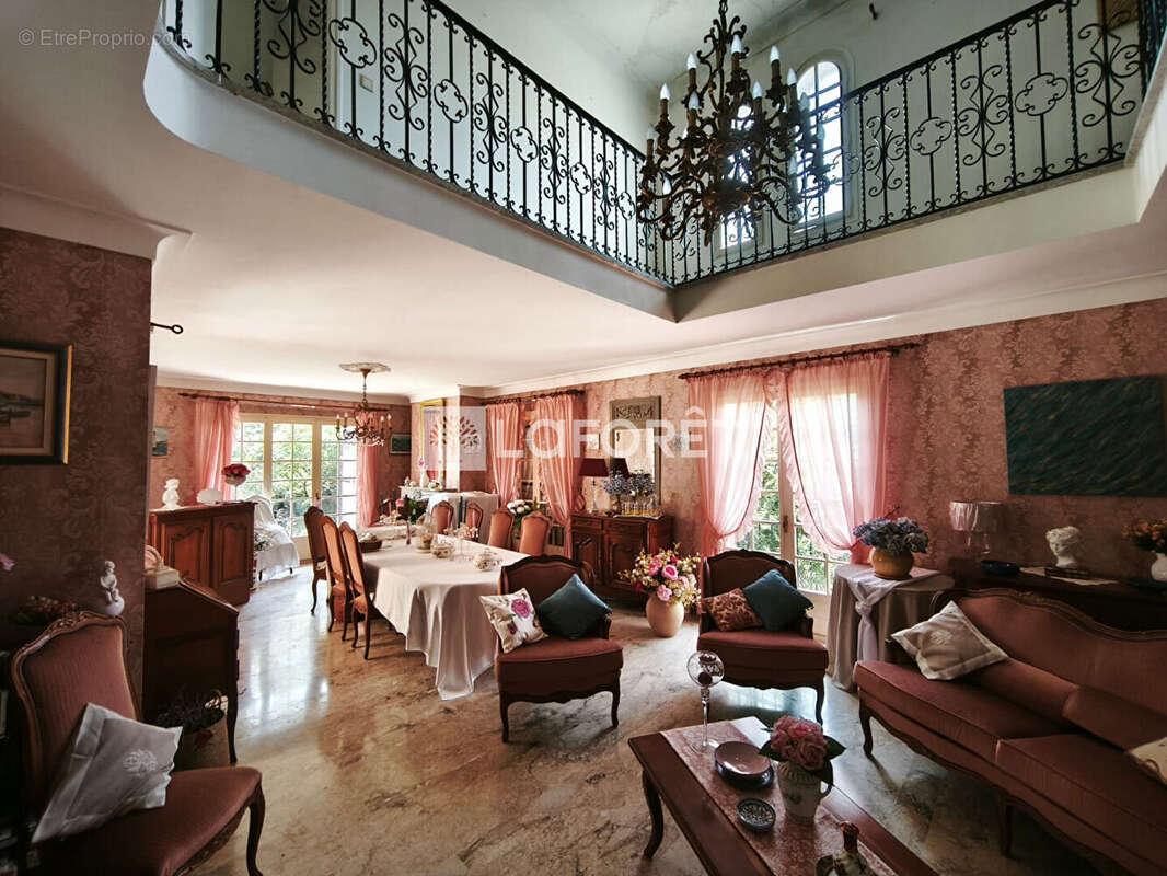 Céret, maison d'architecte 10 pièces 285.4 m² avec piscine, garage, jardin - photo 7