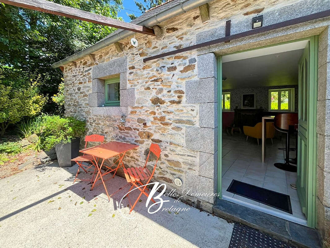 Maison à CORLAY