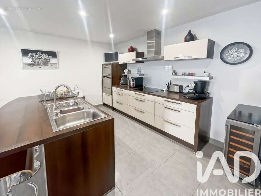 Photo 6 - Maison à LA FARE-LES-OLIVIERS