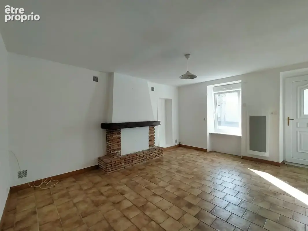 Maison à vendre Villaines la Juhel salon