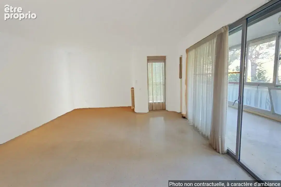 LE CANNET à vendre 4/5 pièces de 137 m2 avec 47 m2 de terrasse au calme, parking privatif et cave - photo 4