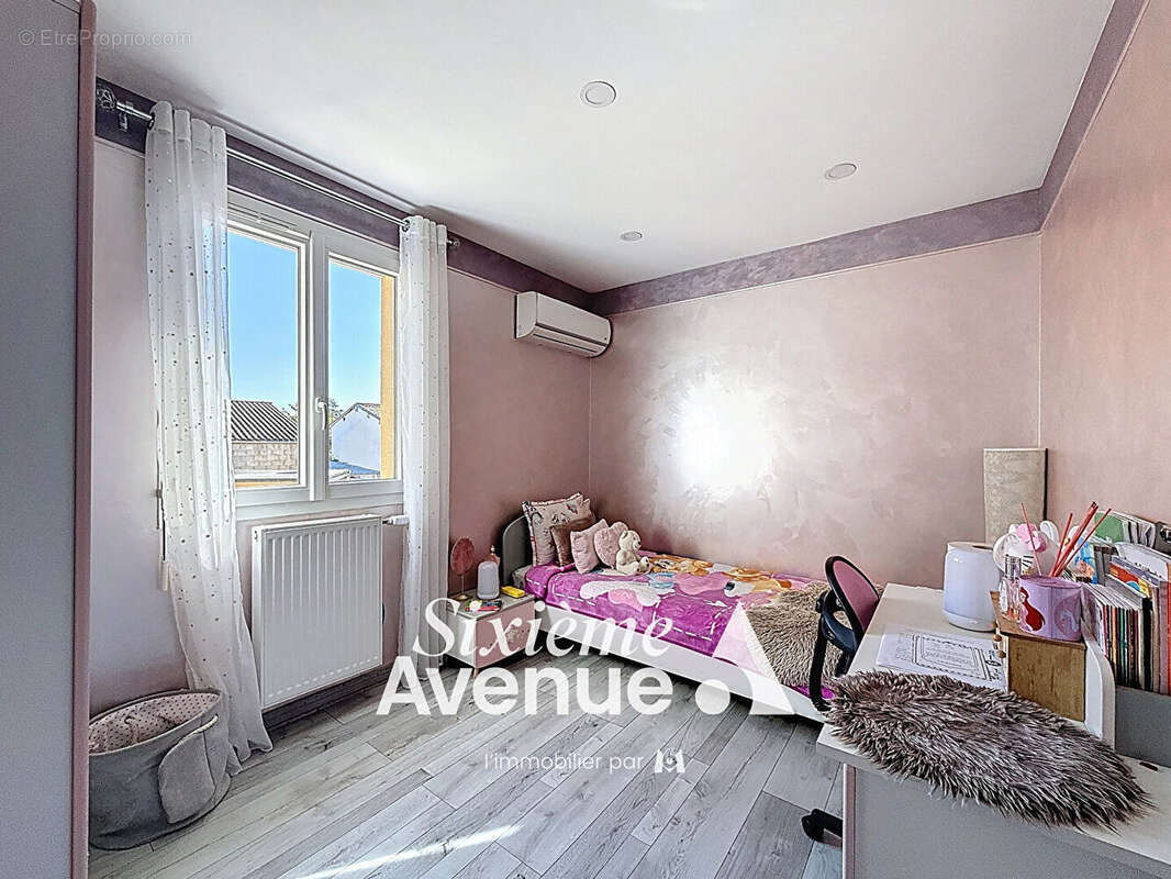 Maison à VAULX-EN-VELIN