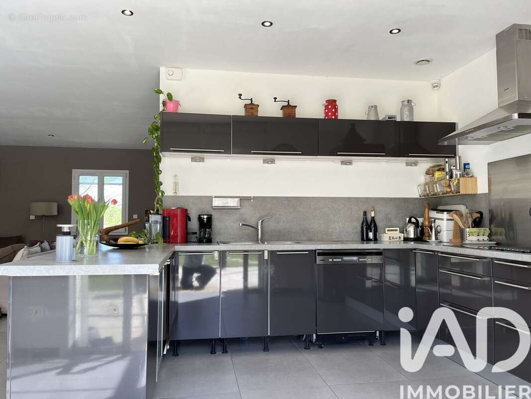 Maison 151 m² à Sanilhac-Sagries  - photo 8