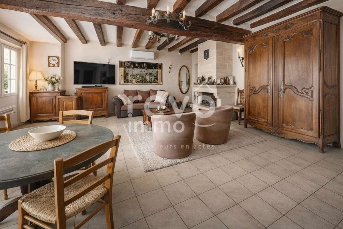 Maison à MONTREUIL-JUIGNE