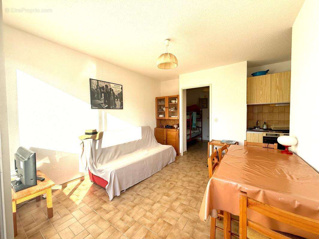 Studio cabine secteur couchant avec parking - photo 4
