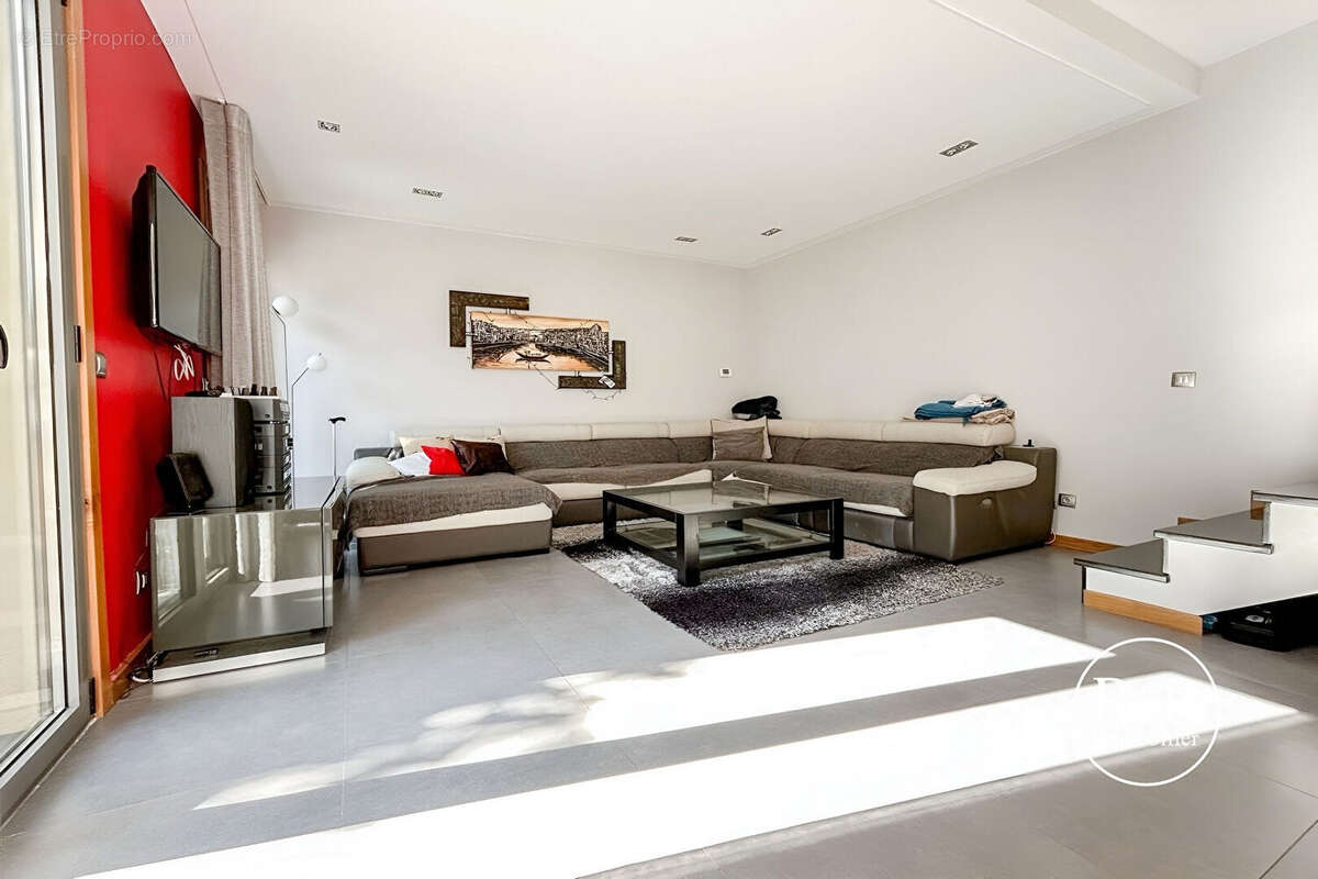 Maison à LES CLAYES-SOUS-BOIS