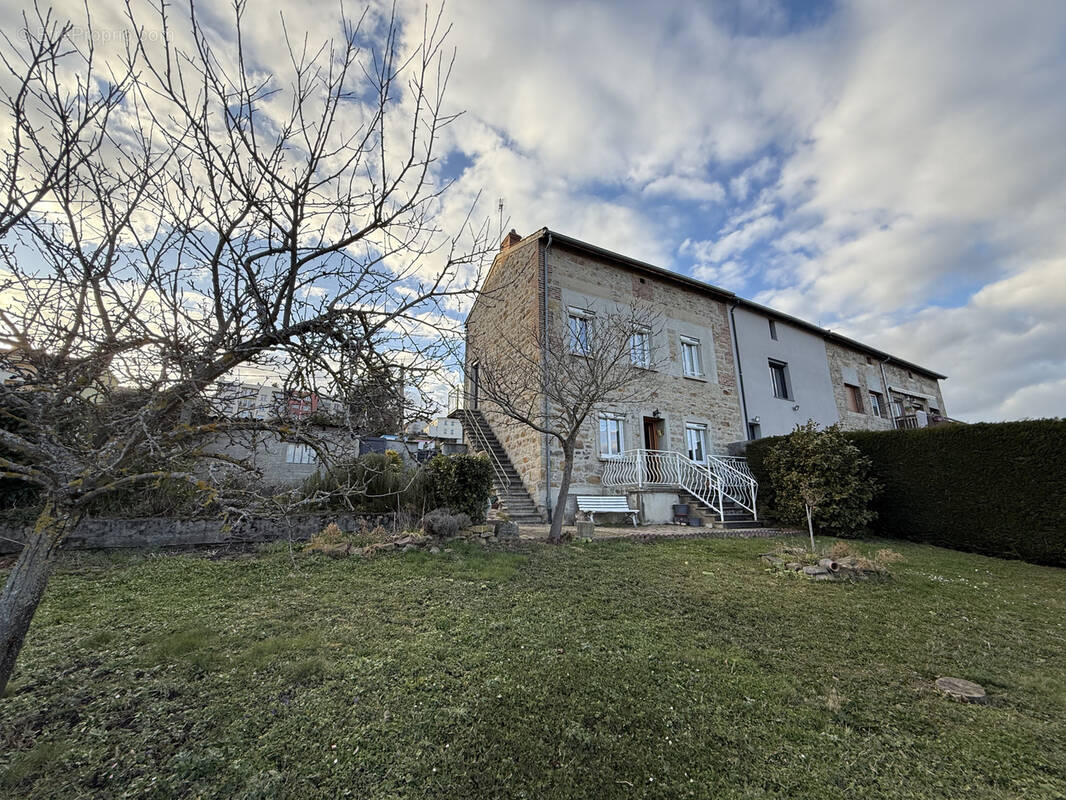 Maison à SAINT-GENEST-LERPT