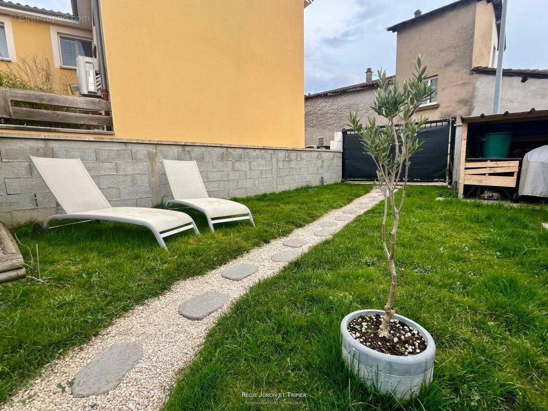 Appartement à MONTANAY