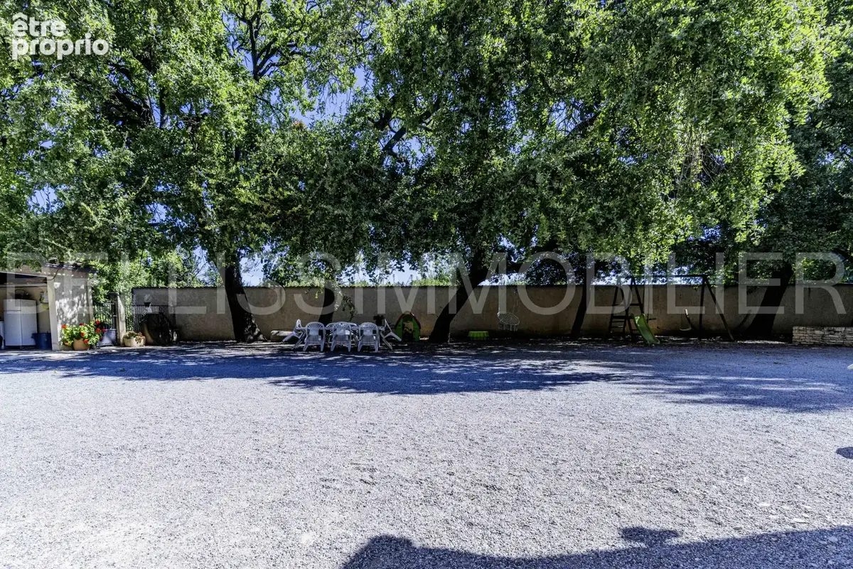 Maison de plain-pied avec terrain et piscine - photo 9