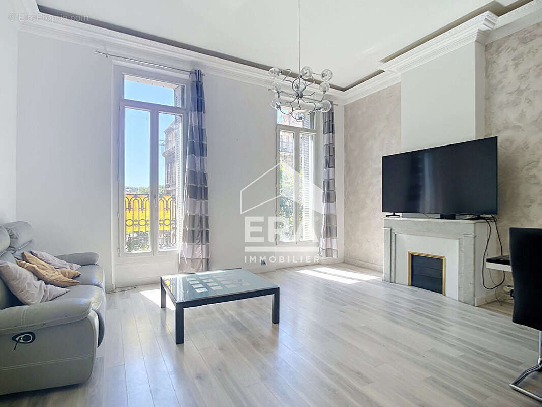 Appartement à MARSEILLE-6E