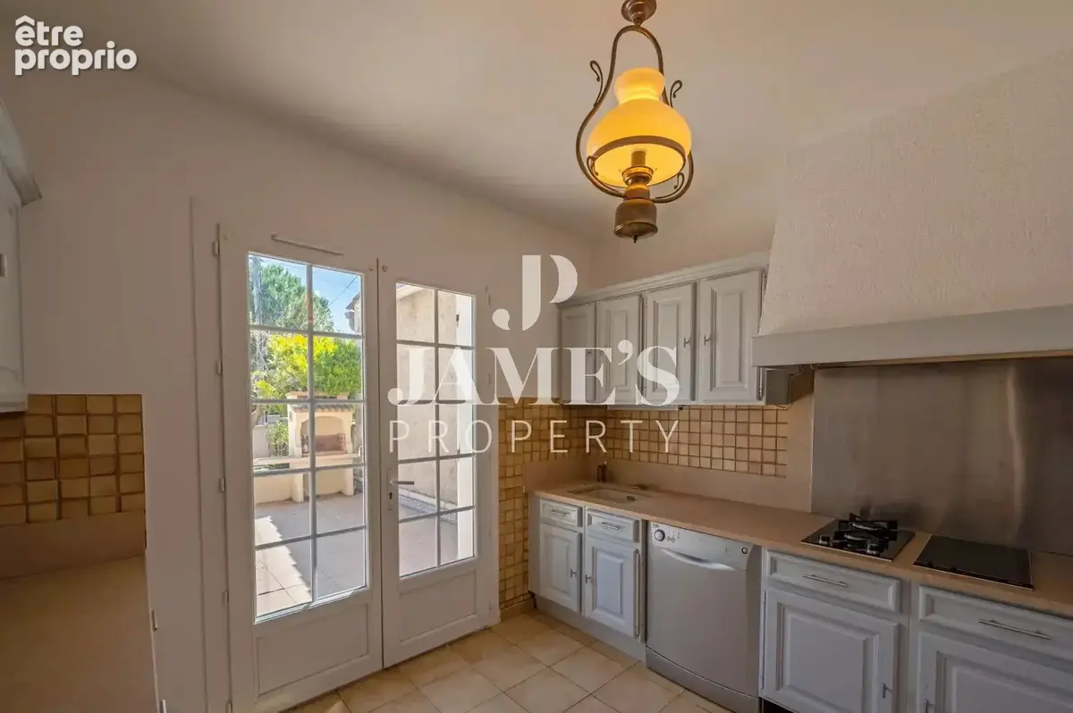 Maison 5 pièces 122 m² à vendre à Fontvieille (13990) - photo 3