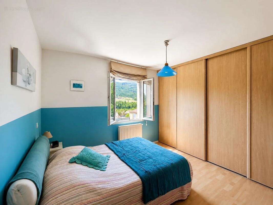 Maison 142 m² avec piscine et vue exceptionnelle à Bevons - photo 11