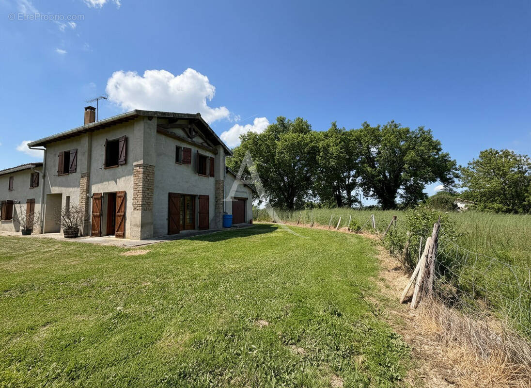 Maison à AZAS
